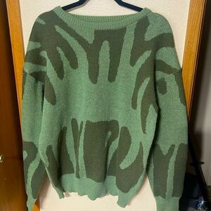GREEN COLOR-BLOCK SWEATER